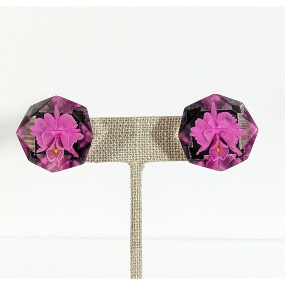 Pink Iris Flower Reverse Carved Lucite Plastic Vintage Screw back Earrings - Picture 1 of 9